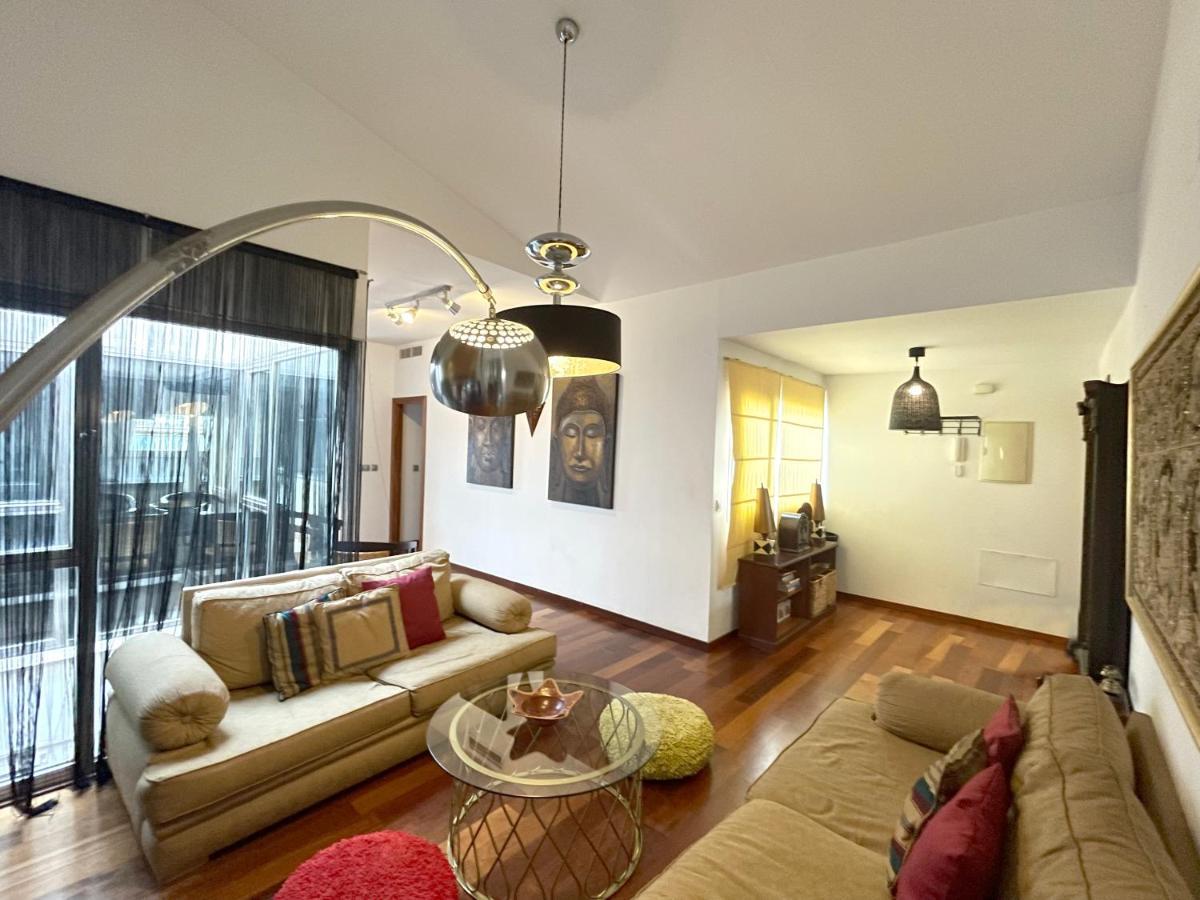 Atico En Plaza De La Constitucion 3 Bedrooms Málaga Exterior foto