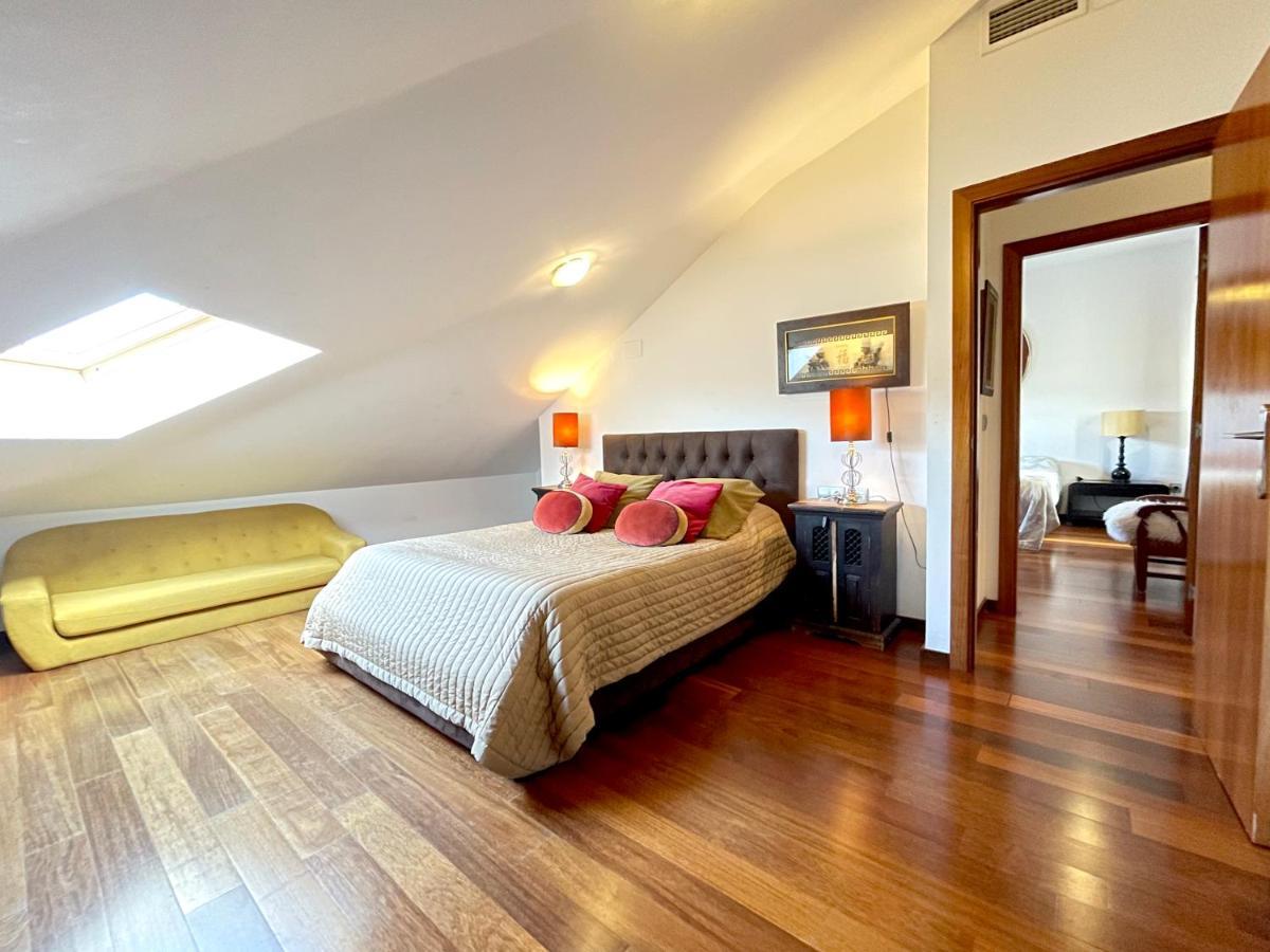 Atico En Plaza De La Constitucion 3 Bedrooms Málaga Exterior foto