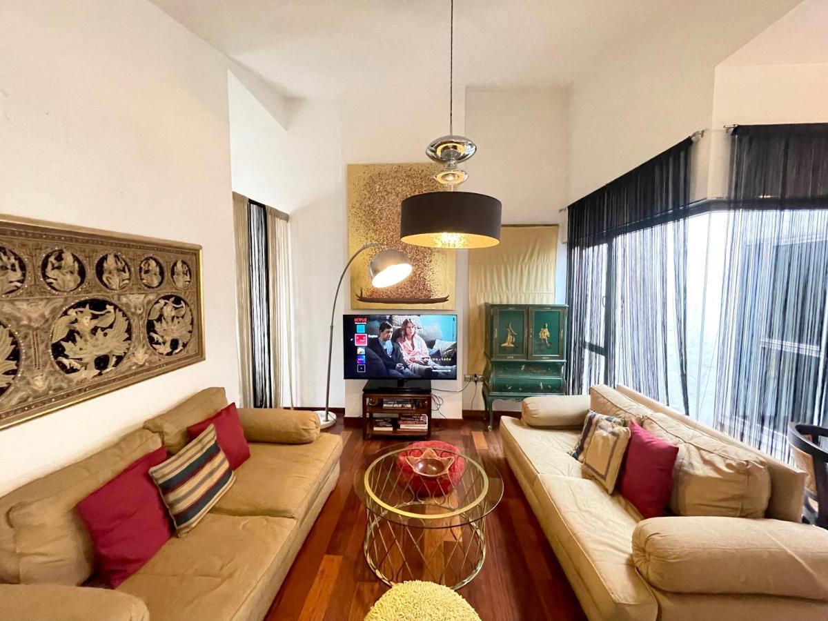 Atico En Plaza De La Constitucion 3 Bedrooms Málaga Exterior foto